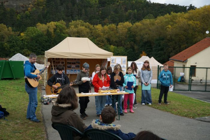Hudební kulturní vložka ZŠ Suchomasty, foto Hana Hofmeisterová